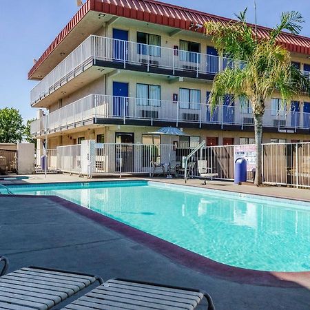 Motel 6-Fresno, Ca - Yosemite Hwy Εξωτερικό φωτογραφία