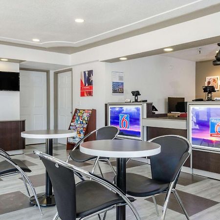 Motel 6-Fresno, Ca - Yosemite Hwy Εξωτερικό φωτογραφία
