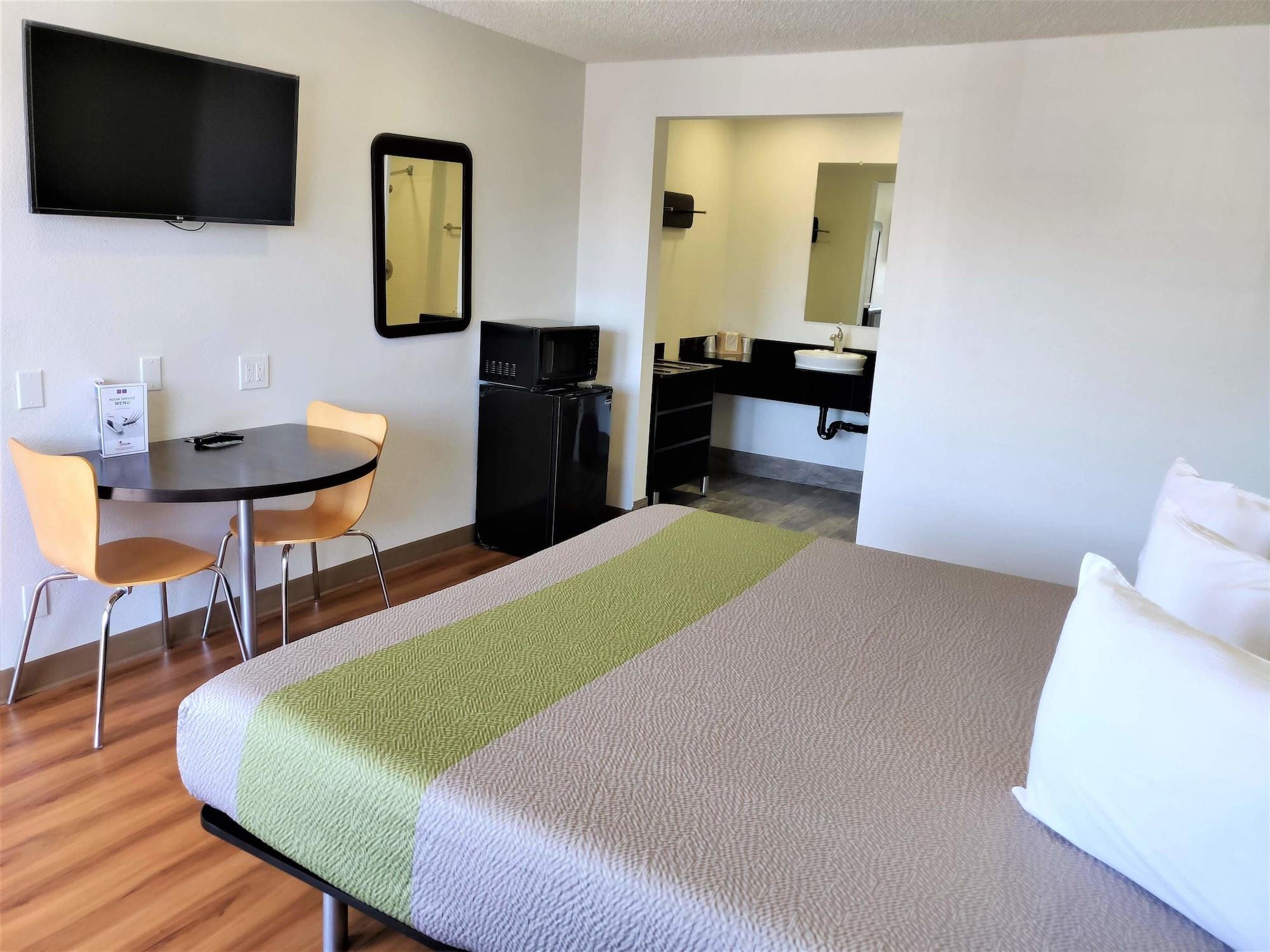 Motel 6-Fresno, Ca - Yosemite Hwy Εξωτερικό φωτογραφία