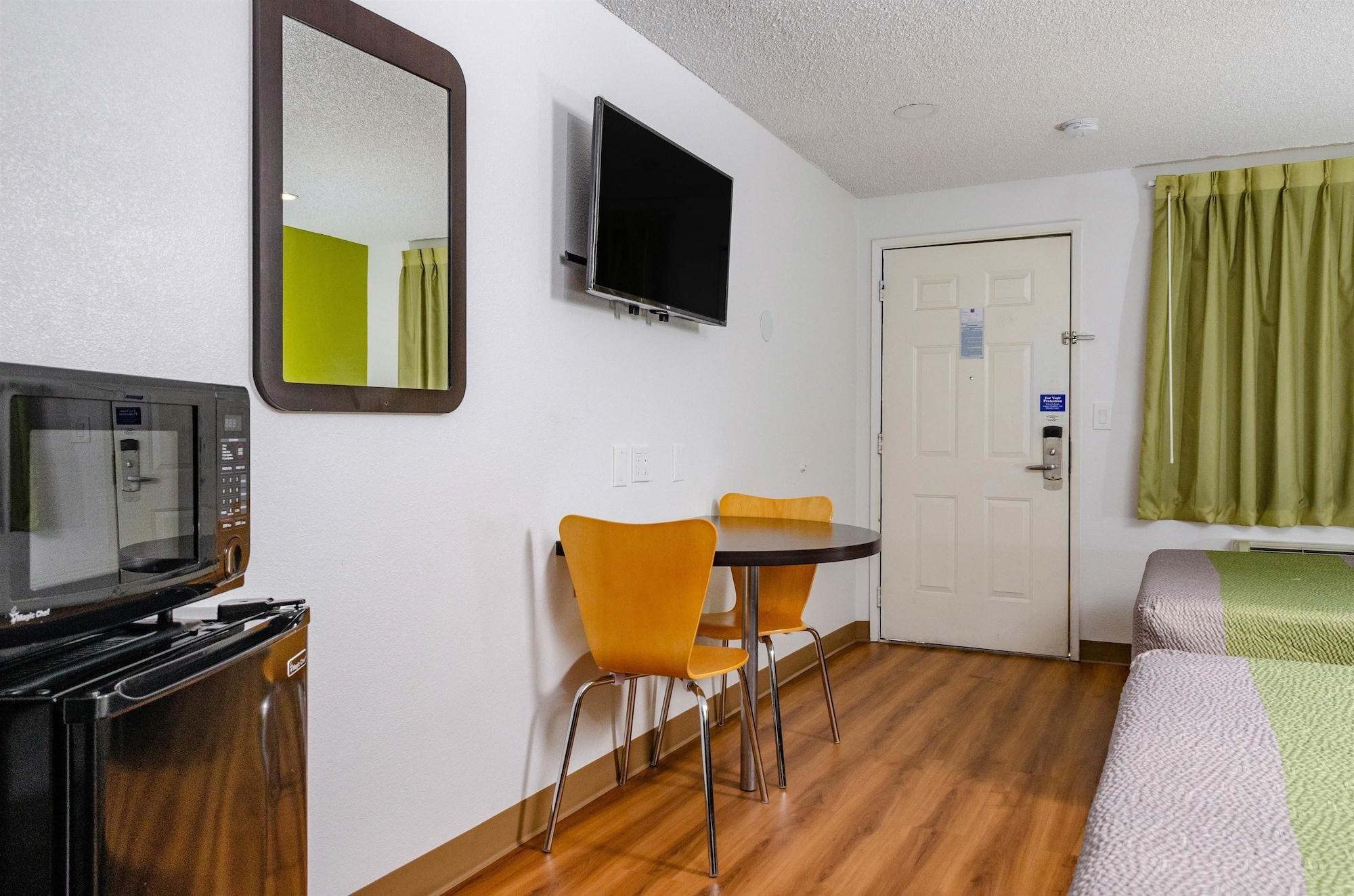 Motel 6-Fresno, Ca - Yosemite Hwy Εξωτερικό φωτογραφία