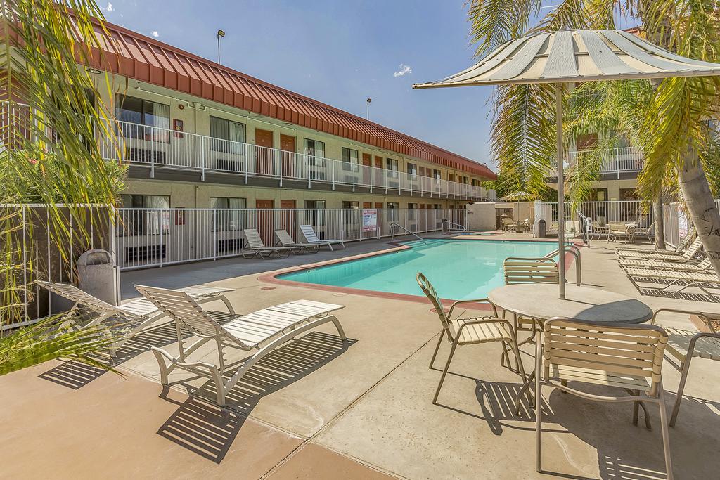 Motel 6-Fresno, Ca - Yosemite Hwy Εξωτερικό φωτογραφία