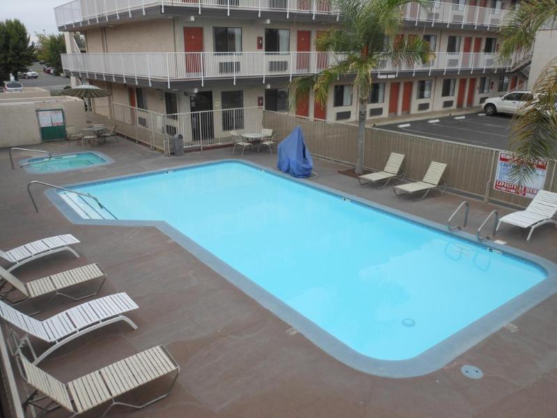 Motel 6-Fresno, Ca - Yosemite Hwy Εξωτερικό φωτογραφία