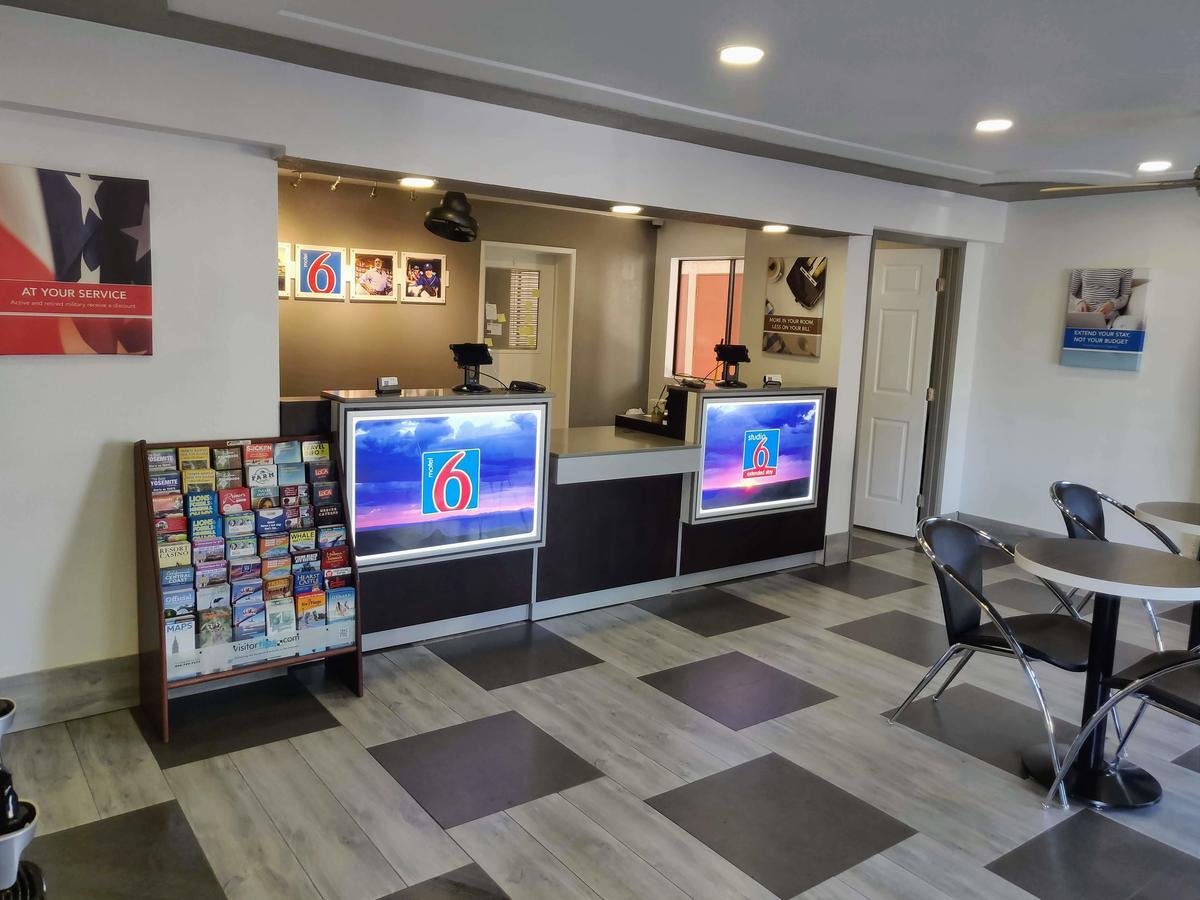 Motel 6-Fresno, Ca - Yosemite Hwy Εξωτερικό φωτογραφία