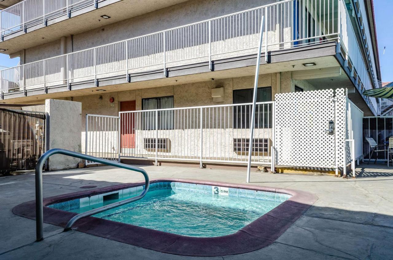 Motel 6-Fresno, Ca - Yosemite Hwy Εξωτερικό φωτογραφία